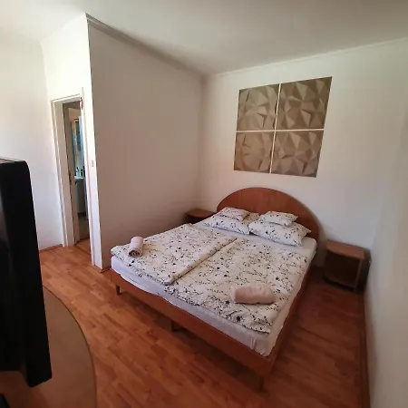 Fischer 3 Apartament